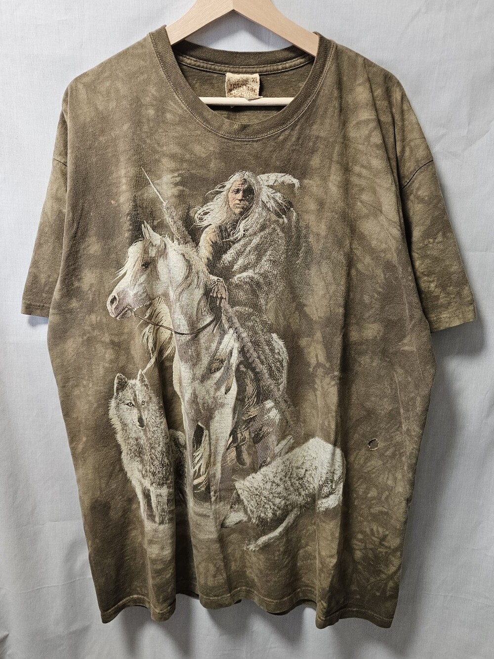 Vintage - The Mountain Brown Native Men’s T-Shirt with Wolf & Horse Print sz XL - Picture 1 of 9